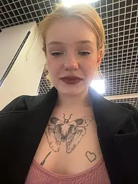i needed to be fucked in hall of mall - video by Honey___Hot cam model