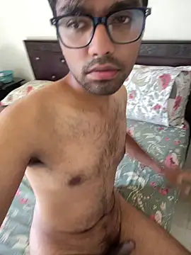 Hairy oiled Ass along with some white stuff in the end😈 - Vídeo de BoyzaraHatke, modelo de vídeos