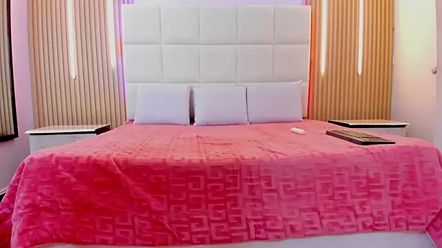 five fingers in my pussy 💦 - video by Iris_Thompson_ cam model