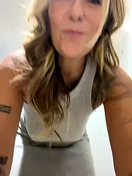 Public toilet masturbation-Private Show - video od modelky/modela RubyInk