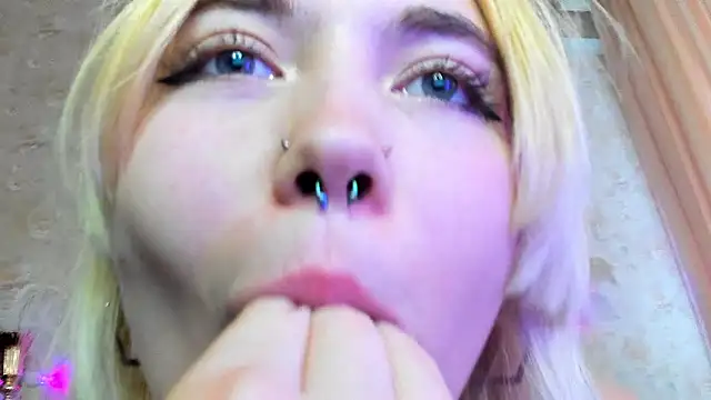 suck 3 fingers