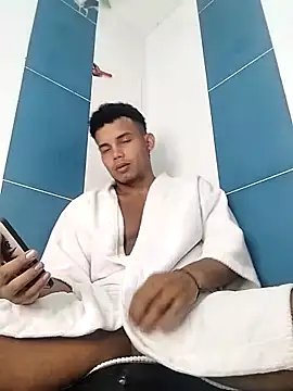 expanding my ass with a cucumber - video by alex_candela cam model