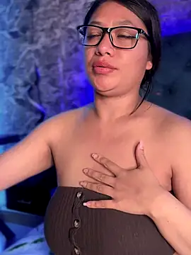 [6 Jul 07:52] Private Show — filmik Im_Little, modela(-lki) na kamerkach