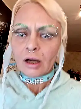 Fist for lovenly - ক্যাম মডেল Gardener_of_Illusions-এর ভিডিও