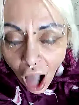 Oral play - video by Gardener_of_Illusions cam model