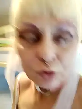 Fakning pussy, doggy style too - video by Gardener_of_Illusions cam model