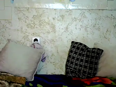 I masturbate in fur coats - video by Gardener_of_Illusions cam model