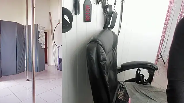 Public Pole Domme dancing - video by DommePoleDance cam model