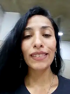 Naked, show u my ass hola 🍑 🥵 🔥 in the public bath room - video của người mẫu cam chloewildd_