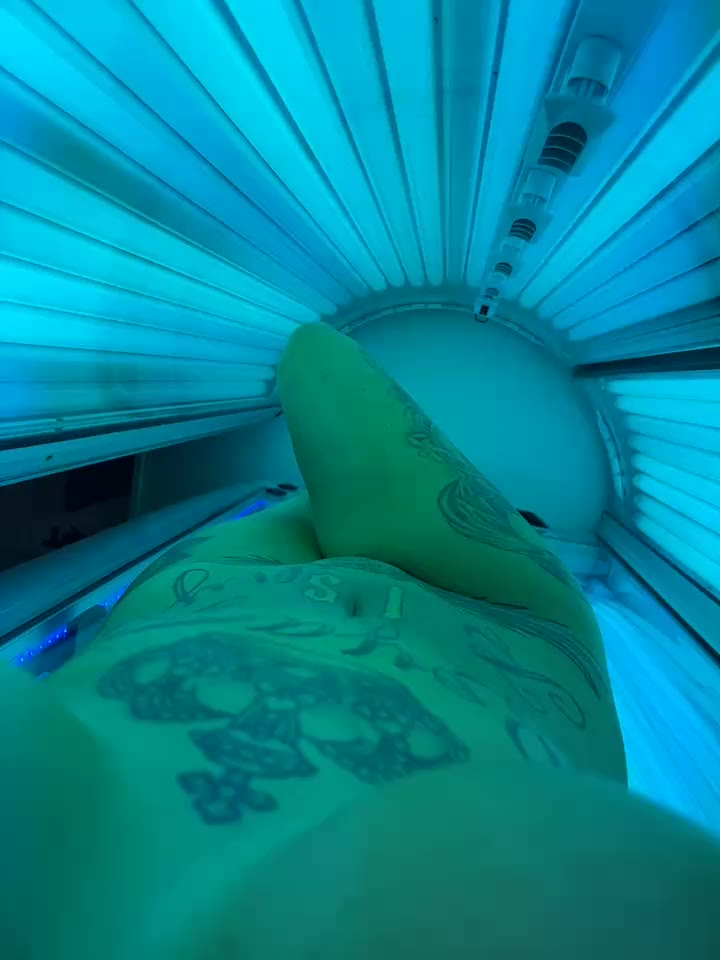 PUBLIC SOLARIUM SESSION 💋