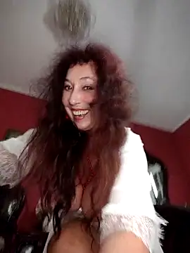 Public Show,What makes women beautiful? Orgasms!!! - video by GypsyEsmeralda cam model