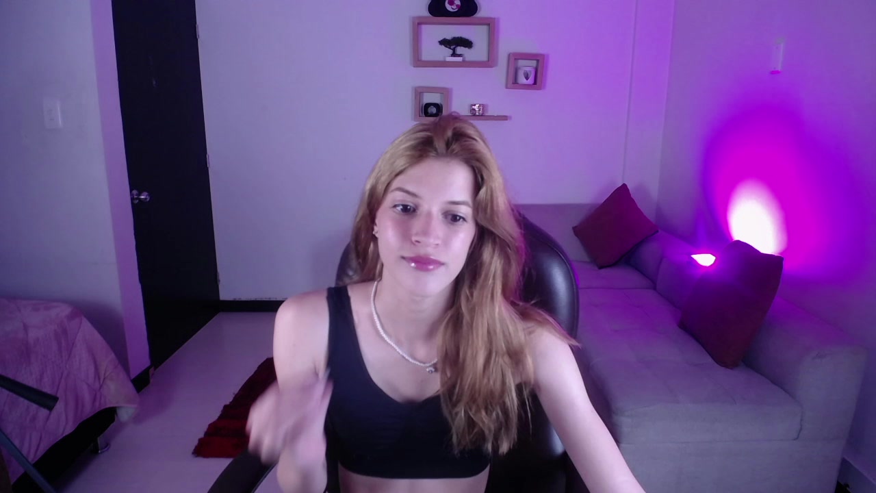 I want to see you just for me - vidéo du modèle de showcams Nora_Vennucci
