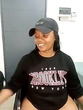 [11 Jul 21:30] Private Show - video van Babymomma98 cam-model