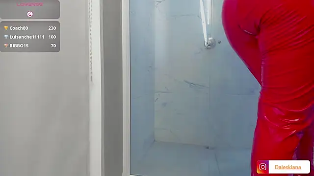 High Heels, latex, ride and shower <3 - video by daleskass cam model