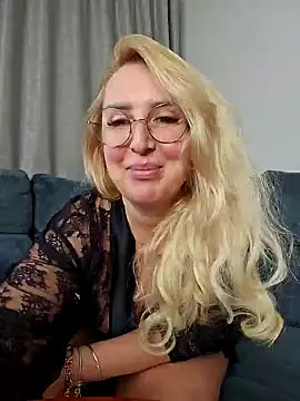] Spy Show - video by MariaRichi_ cam model