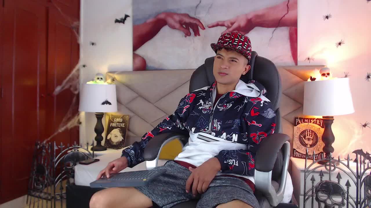 [16 Oct 09:26] Private Show - vidéo du modèle de showcams Edward_Milleer