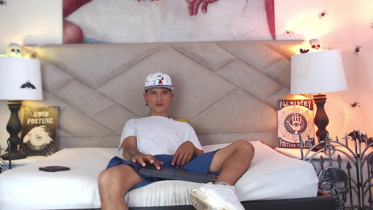 [17 Oct 13:17] Private Show - vidéo du modèle de showcams Edward_Milleer