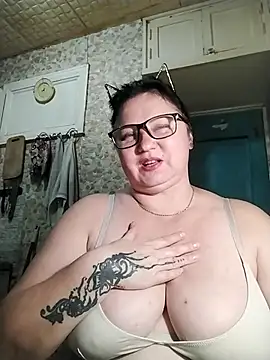 Тряпка в рот,,большие сиськи 🍉🍉😋😛 - Video von Holly-69 Cam-Model