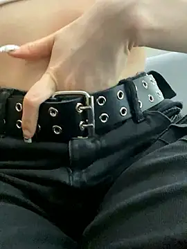 RISKILY RUBBING PANTIES IN THE FOOD COURT