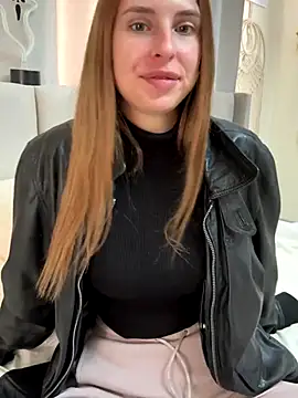 Lederjacke und nackt drunter - vidéo du modèle de showcams emma05
