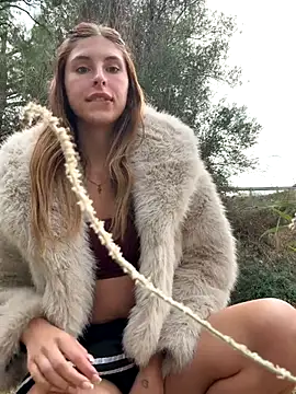 Outdoor squirt, mit Beobachterin 👀 – video modela na kameri emma05