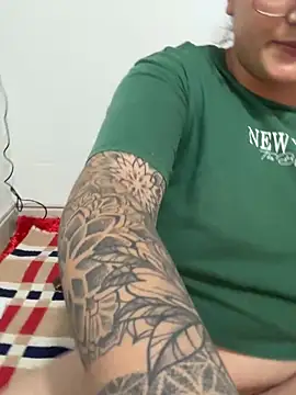 cream - video by paula_thompson2 cam model