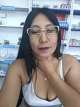 Kisses, love - video by Bebita-Moor cam model