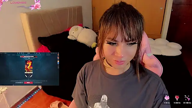 Suck+fuck my pussy+squirt - KatyValentLLC_ adlı kamera modelinin videosu