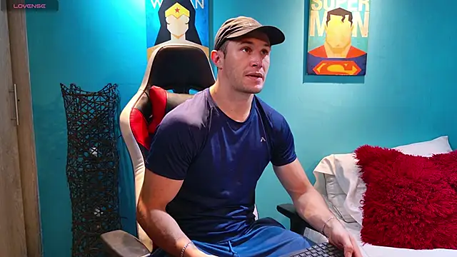 possing Naked - video av AxelFairchaild cam-modell