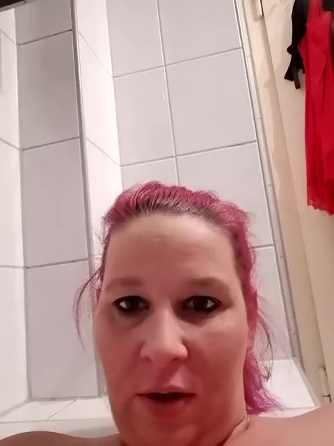 in der Wanne - video by Mrs-Luder cam model