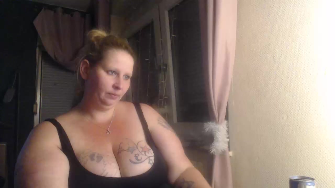 [19 May 00:04] Private Show - video by Mrs-Luder cam model