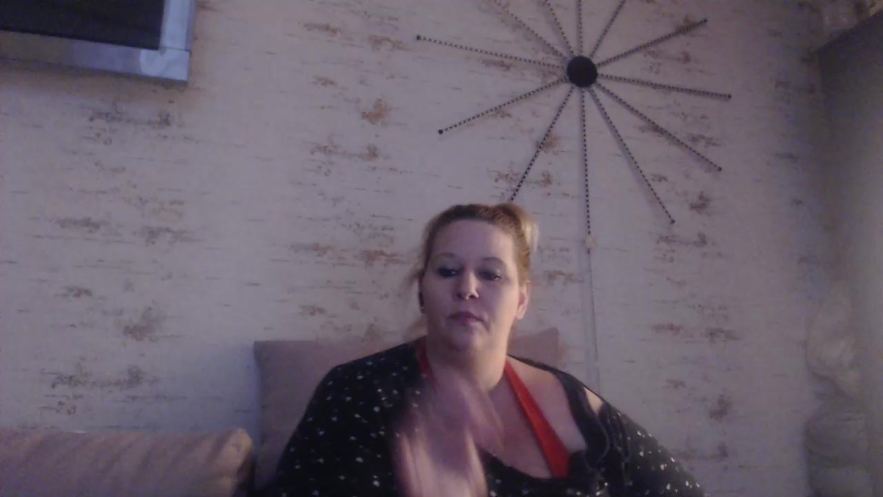 [3 May 19:56] Private Show - video di Mrs-Luder modella di cam