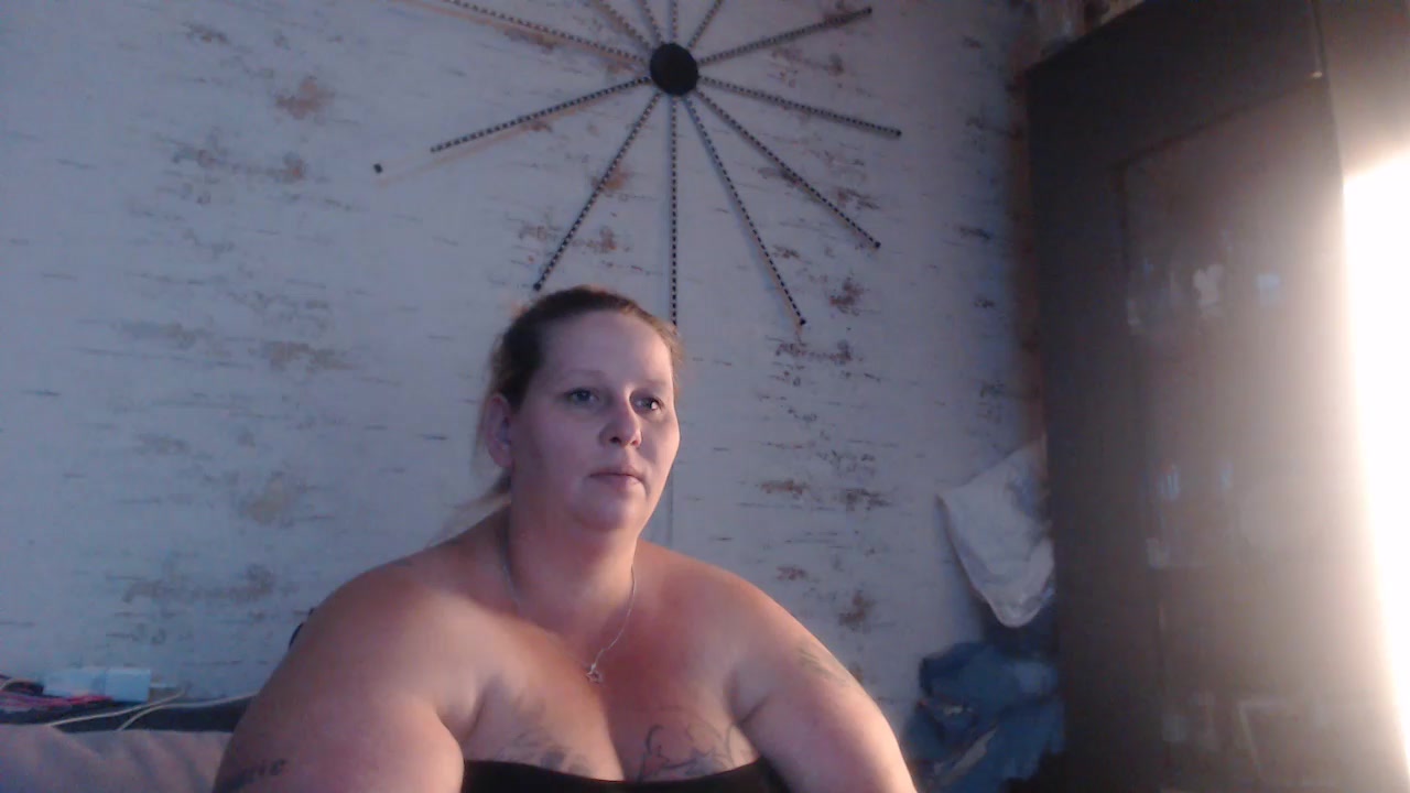 [13 Jun 23:38] Private Show - video di Mrs-Luder modella di cam