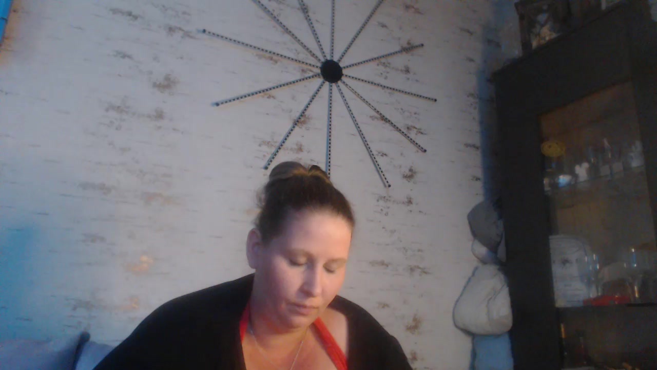 [10 Aug 19:56] Private Show - video di Mrs-Luder modella di cam