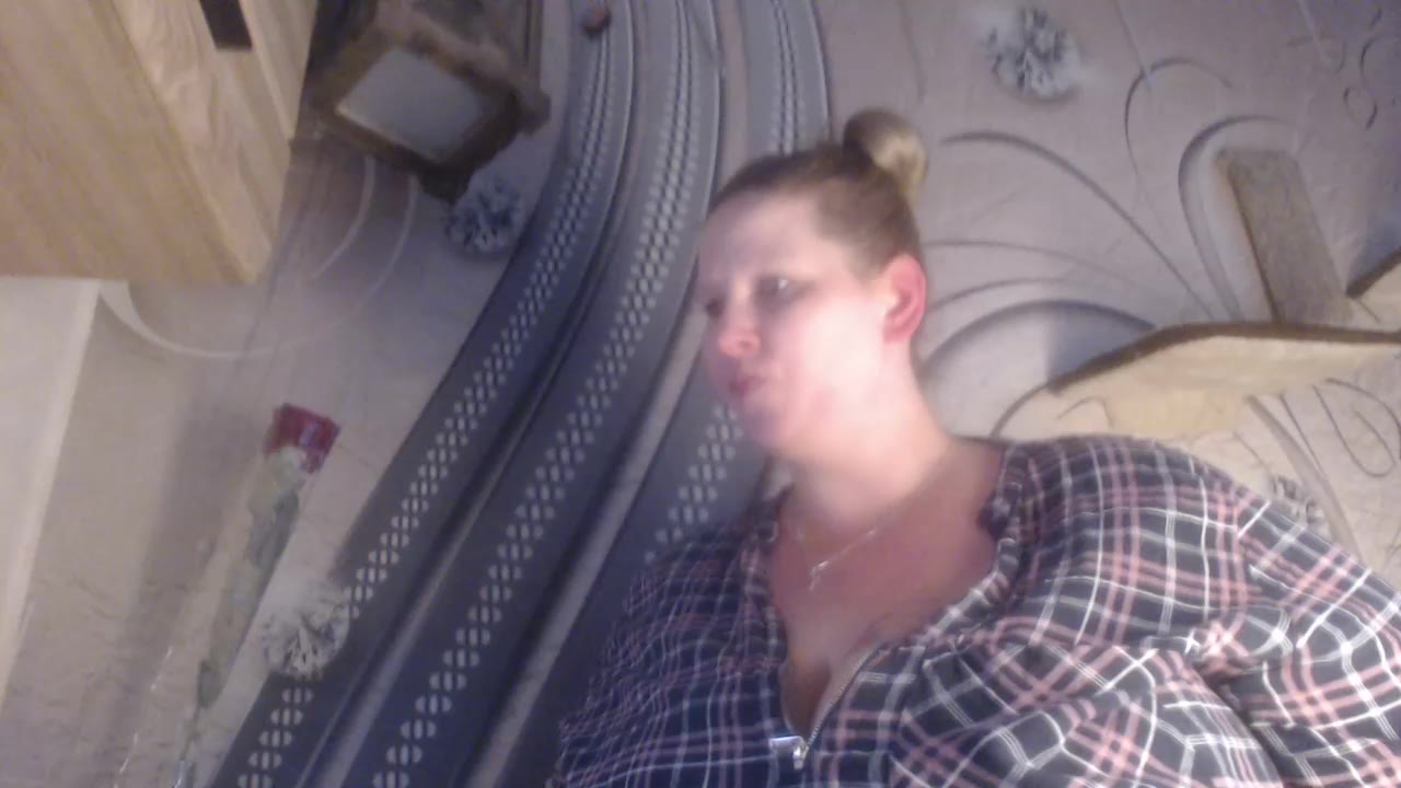 [4 May 19:59] Private Show - video di Mrs-Luder modella di cam