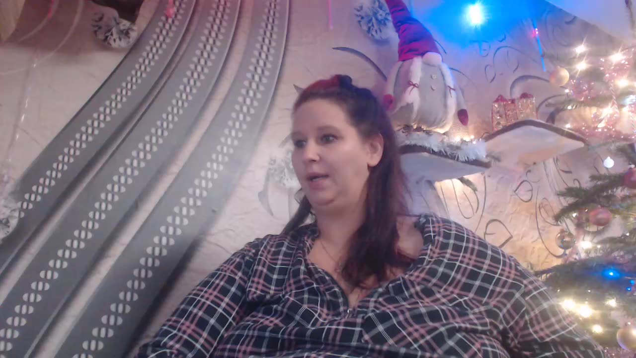 [21 Dec 23:41] Private Show - video di Mrs-Luder modella di cam