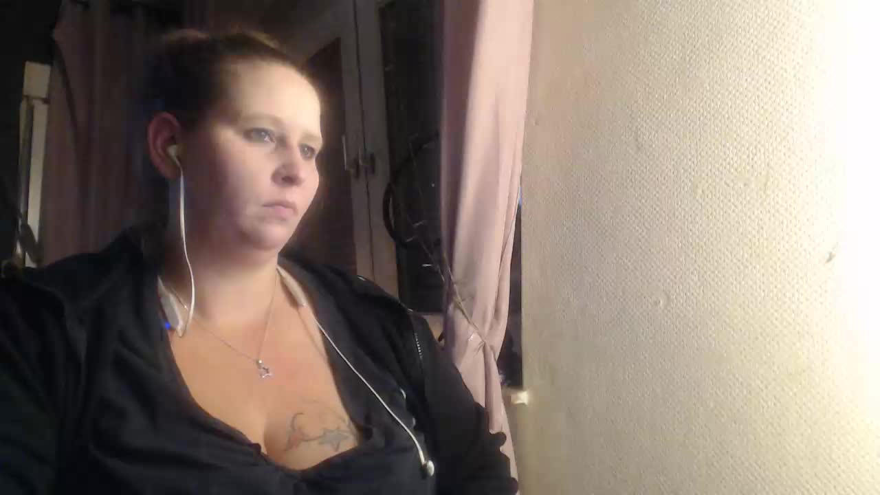 [4 Oct 01:15] Private Show - video di Mrs-Luder modella di cam