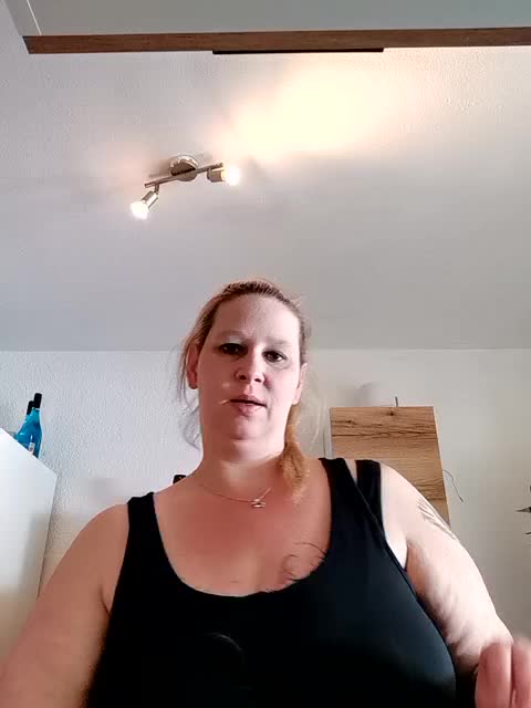 [6 May 12:24] Private Show - video di Mrs-Luder modella di cam