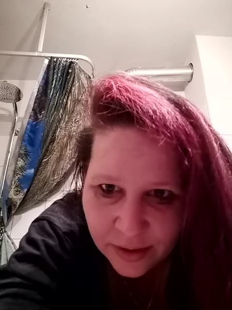 [16 Jan 23:39] Private Show - video di Mrs-Luder modella di cam