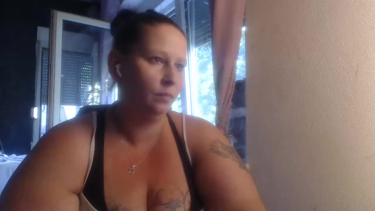 [16 Aug 10:13] Private Show - video di Mrs-Luder modella di cam