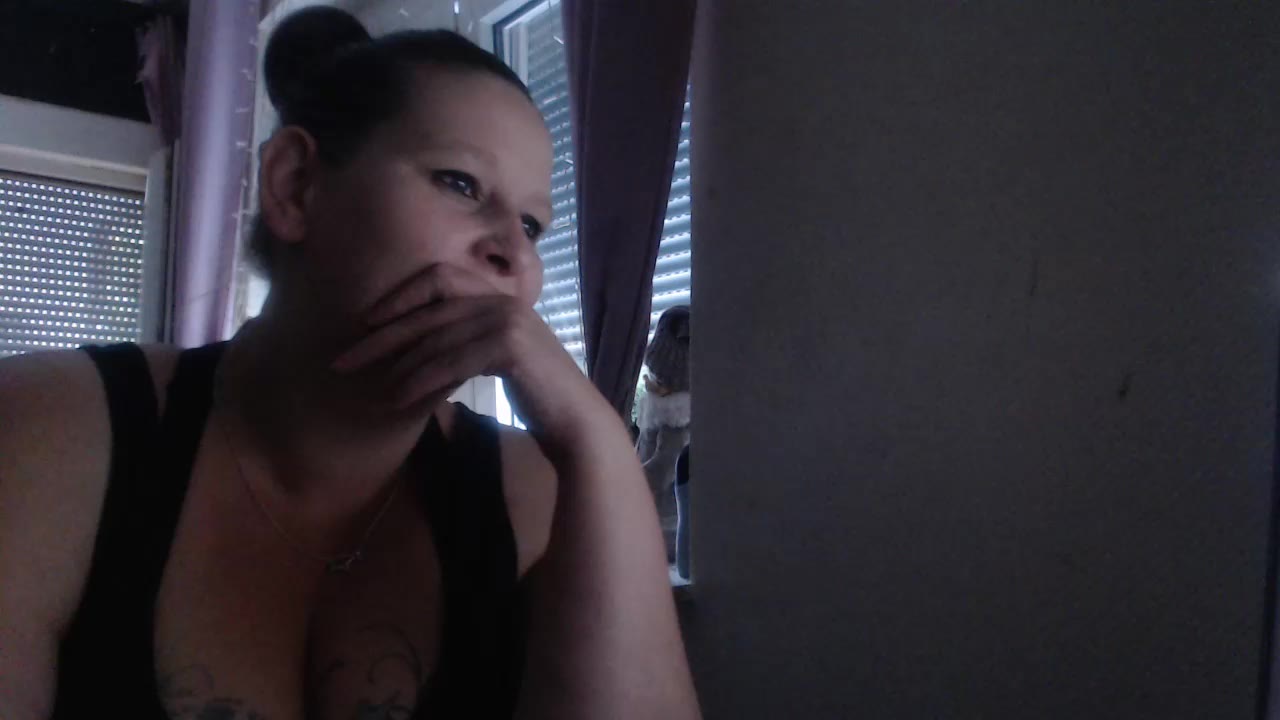 [5 Sep 15:18] Private Show - video di Mrs-Luder modella di cam