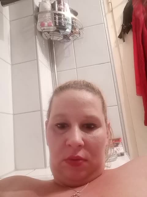 [25 May 22:04] Private Show - video di Mrs-Luder modella di cam