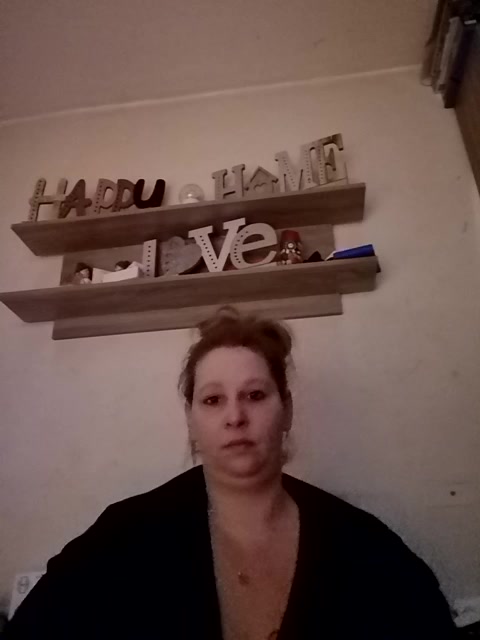 [12 Apr 01:48] Private Show - video di Mrs-Luder modella di cam