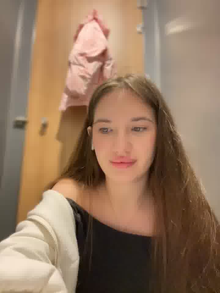 AKHEHAO/FULLY NAKED/MASTURBATION/SUCKING DILDO - video oleh model kamera Holly_Molii