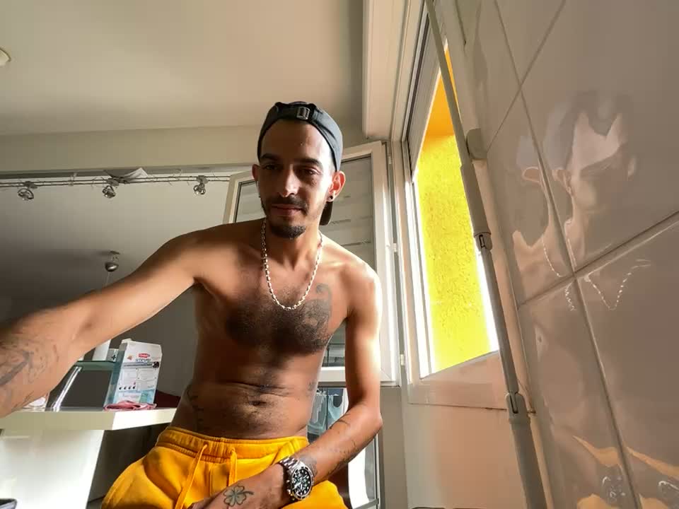 Cum on myself je crache sur moi - 視頻由 Rebeu313 主播提供