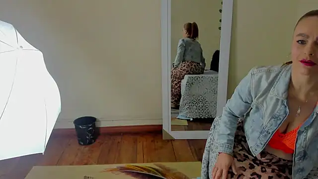 fuck me 🍑💋🥰😘💥 - video by cristalwalker__ cam model