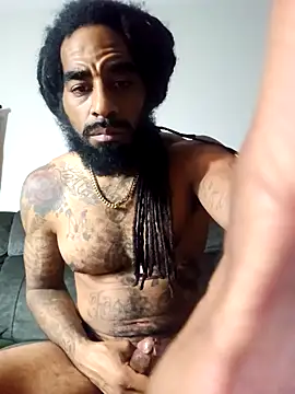 [24 Nov 20:55] Public Show - video by FragrantWind5 cam model