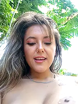 Fucking at the outdoor, I'm almost discovered.😮 - shanon_love3主播的视频