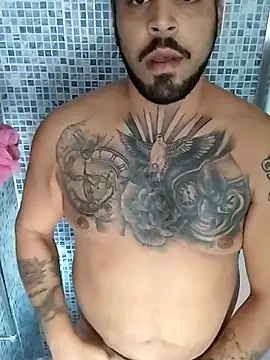 Doccia senza calzino sul cazzo - clip cu ILbrasitaliano model videochat