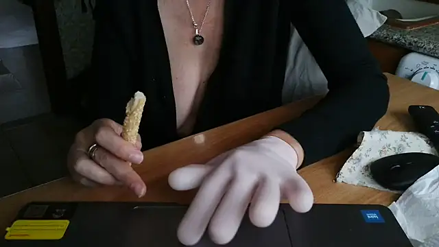 [30 Sep GOLA PROFONDA ASS TWERK - video od modelky/modela VeneRed